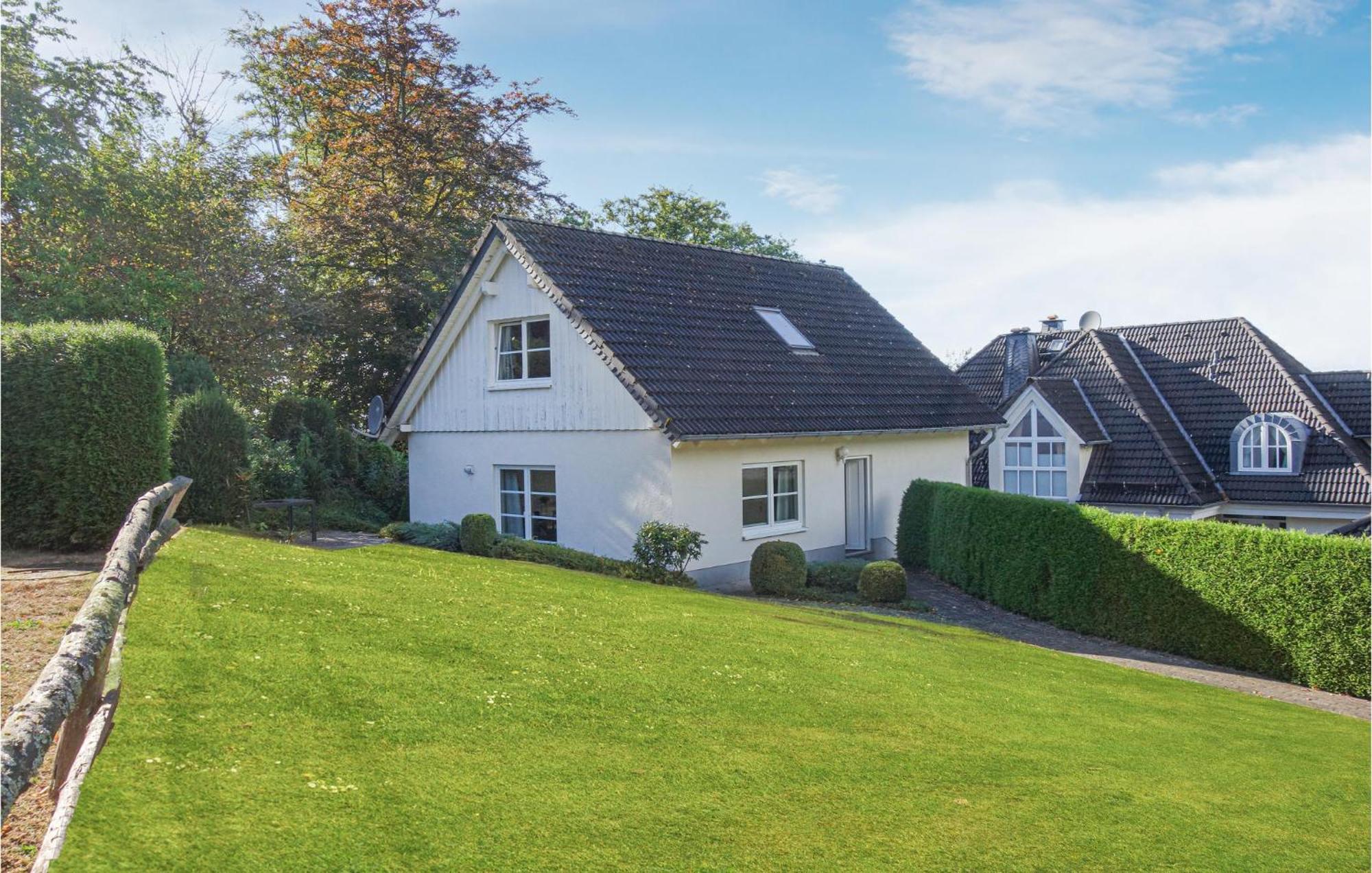 Gorgeous Home In Attendorn With Kitchen Esterno foto